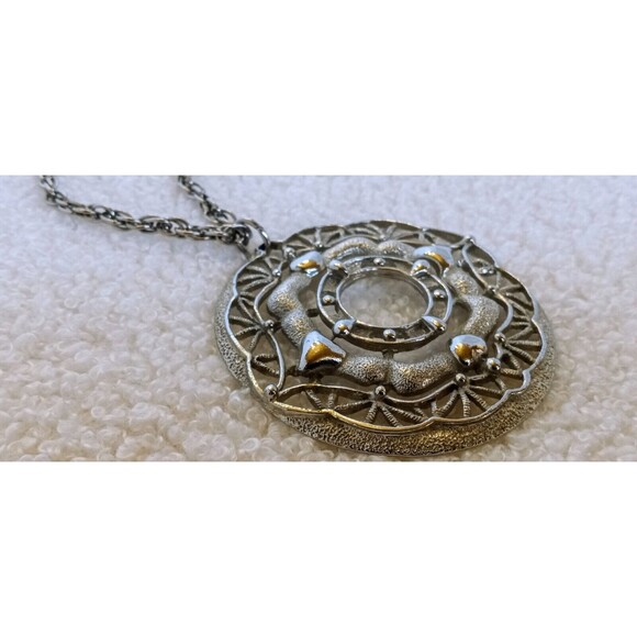 Vintage JJ Signed Pendant Chain Necklace Medallion Silver Tone Open Work 23 in - Picture 6 of 7
